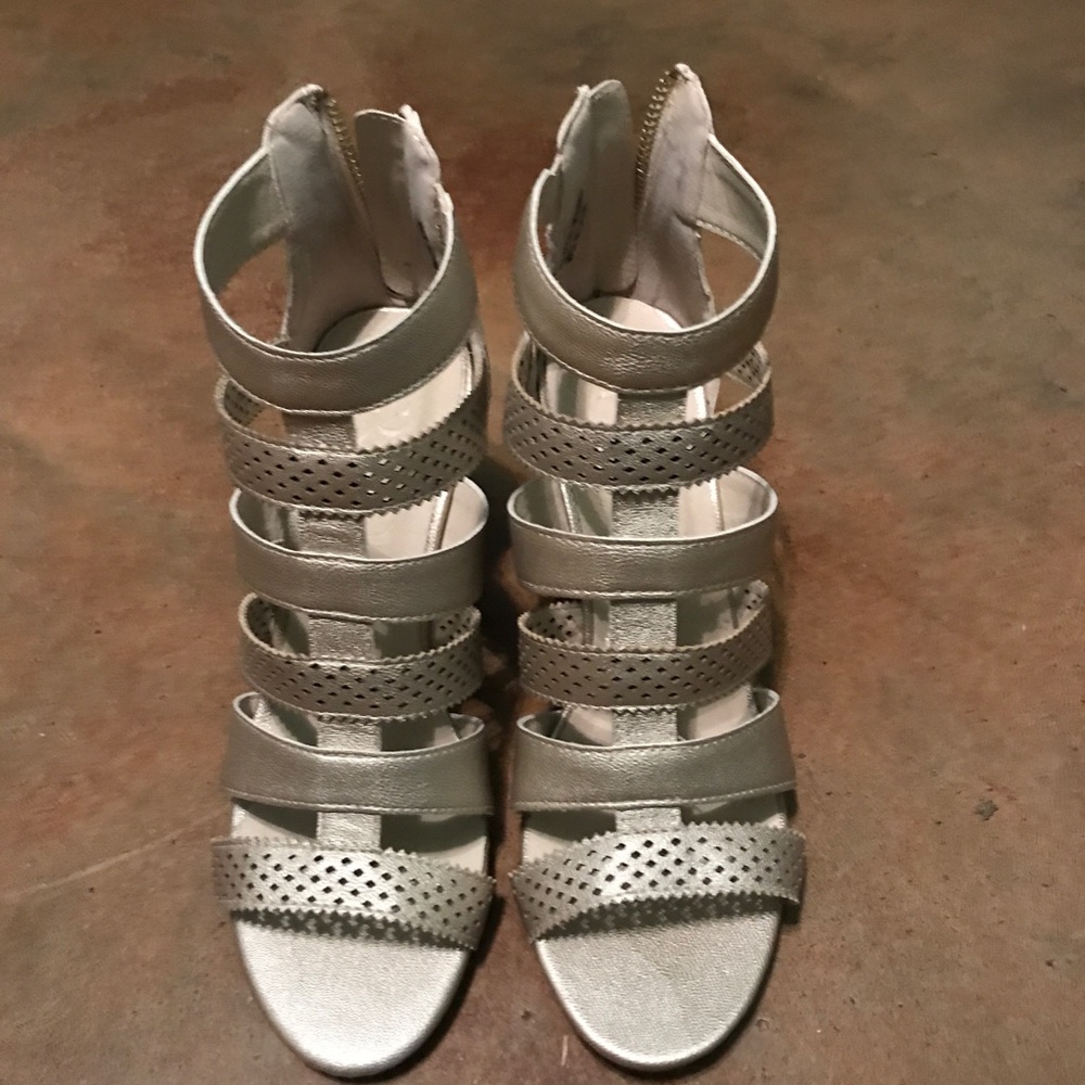 Boutique open toed short heels